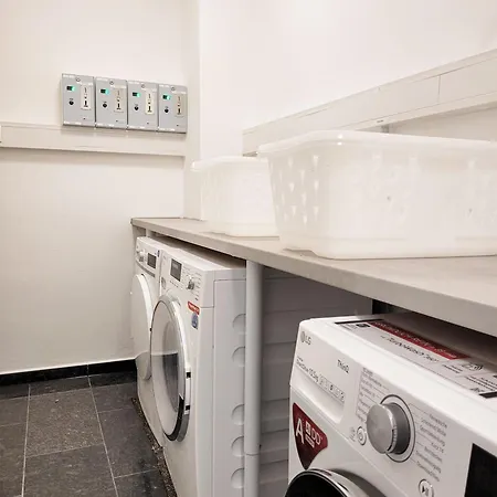 Strandnahe Mini Im Souterrain Mit Gratis Waeschepaket * شاربوتس
